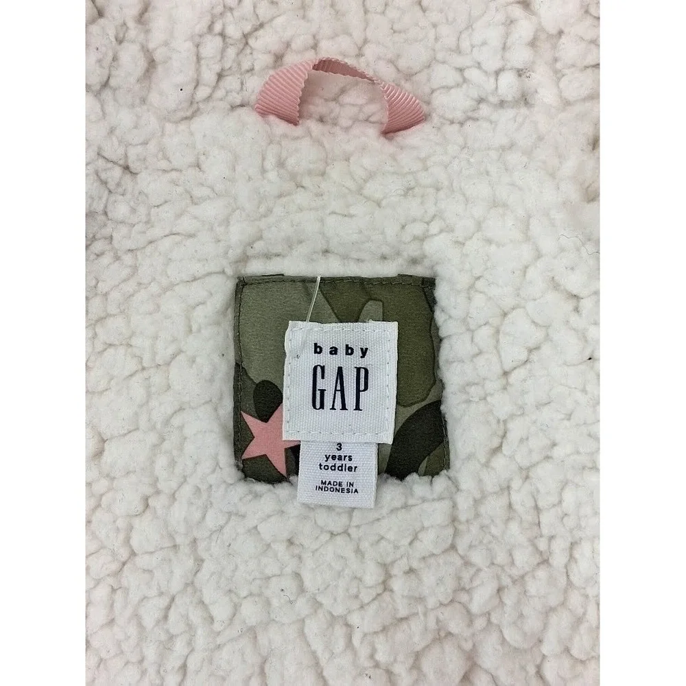 Gap Toddler 3T Puffer Jacket Sherpa Lining Camouflage Pink Star Camo Hooded